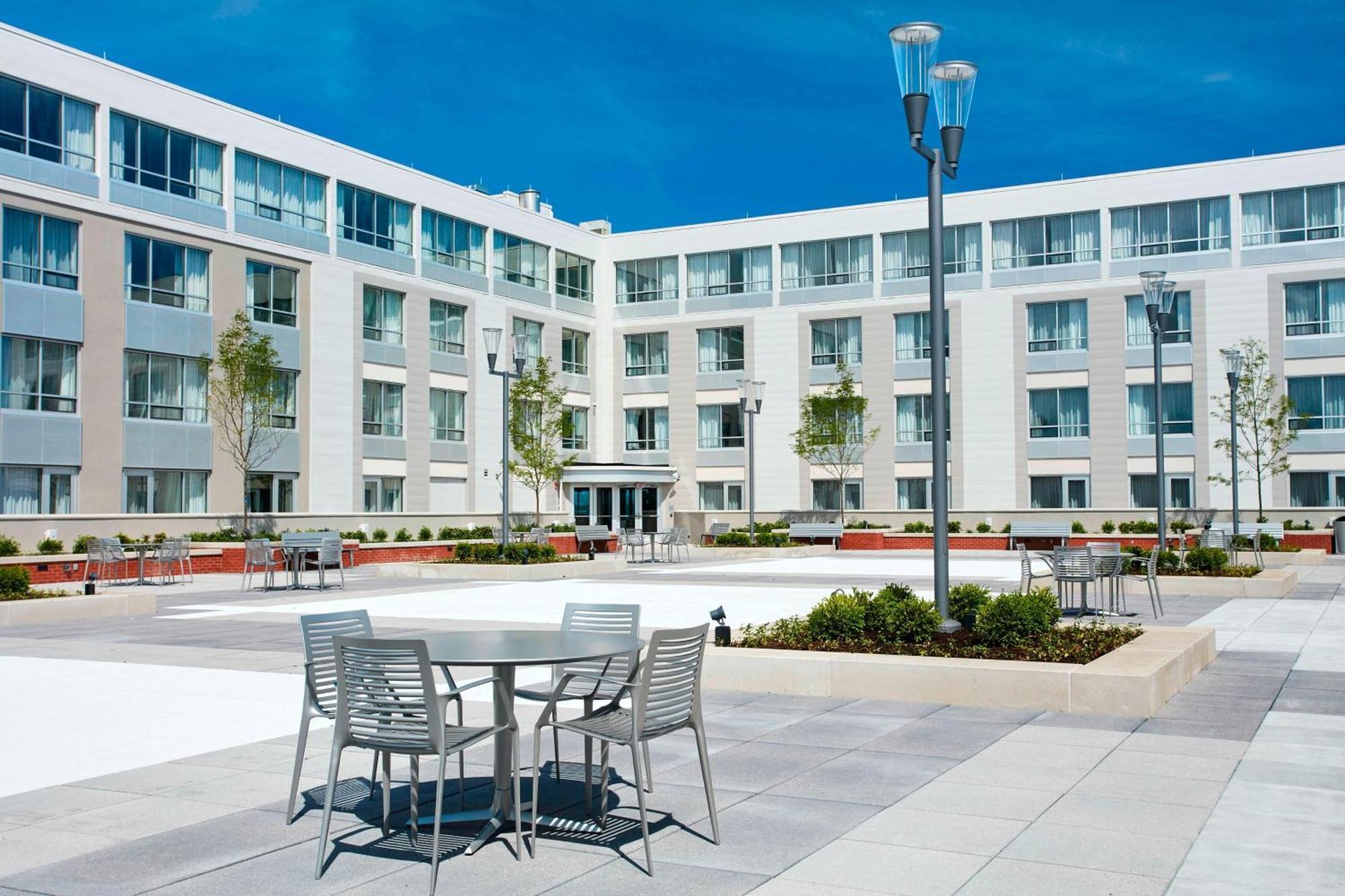 Hotel Courtyard By Marriott Erie Bayfront Exterior foto
