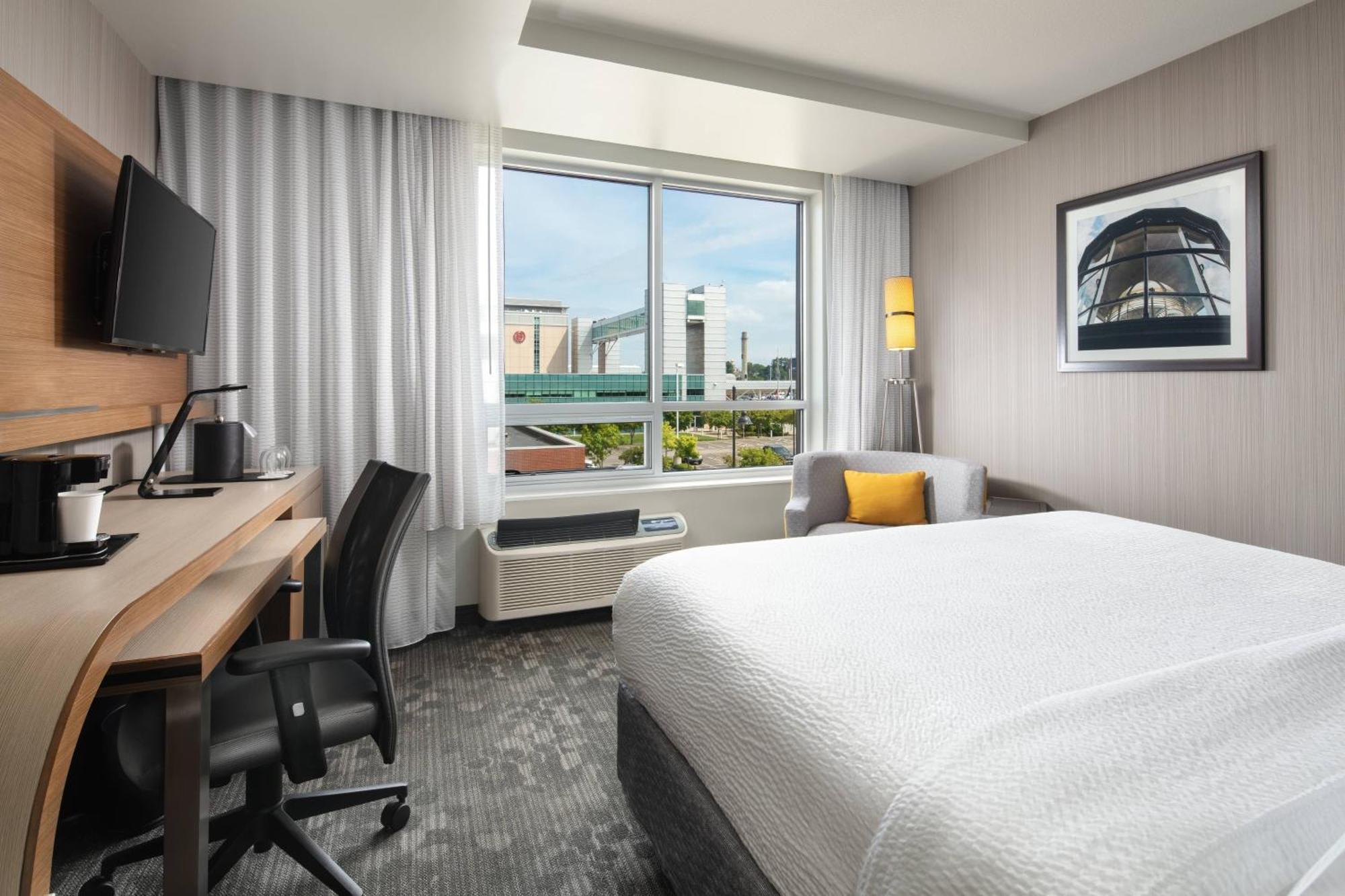 Hotel Courtyard By Marriott Erie Bayfront Exterior foto