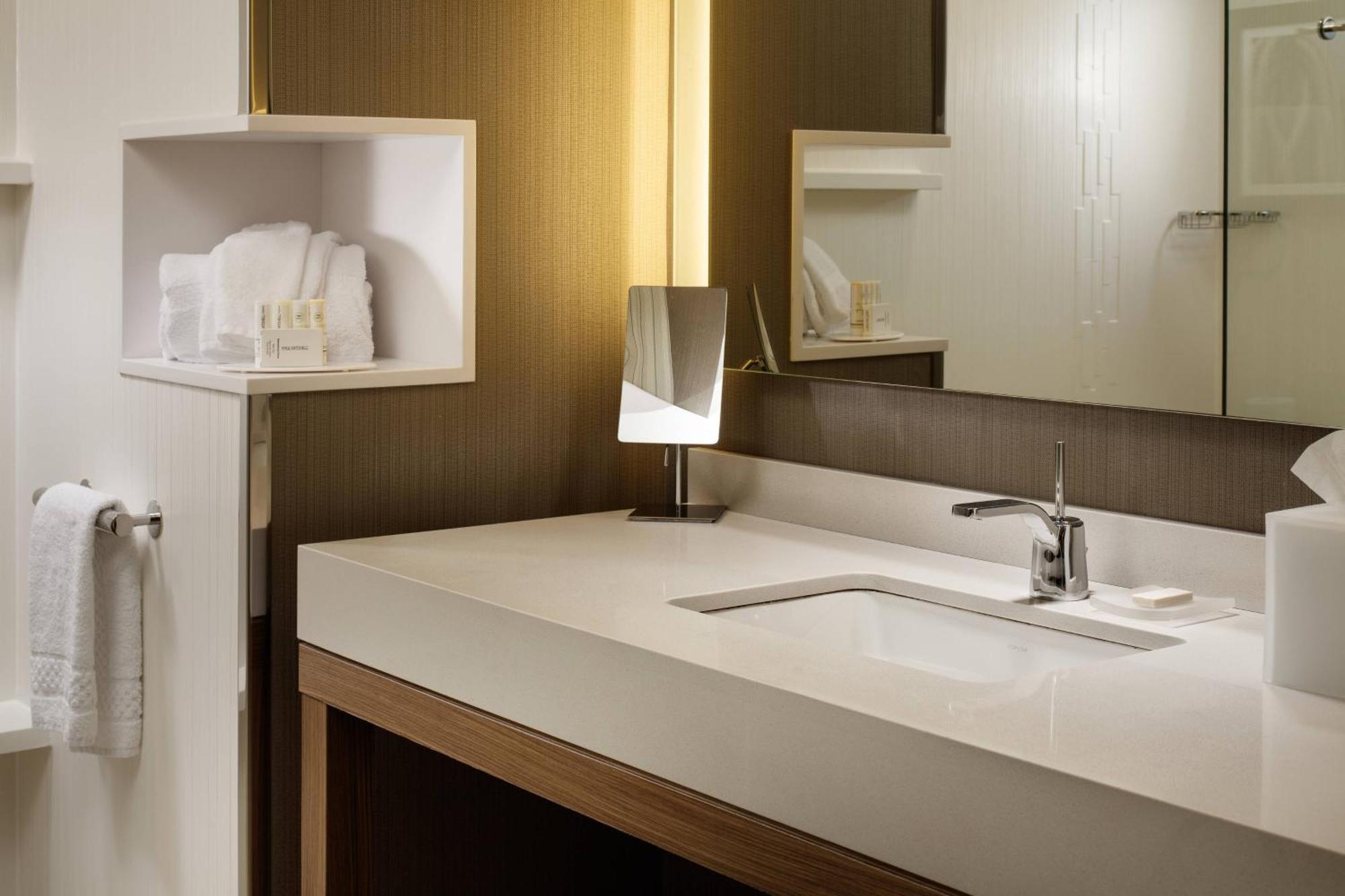 Hotel Courtyard By Marriott Erie Bayfront Exterior foto
